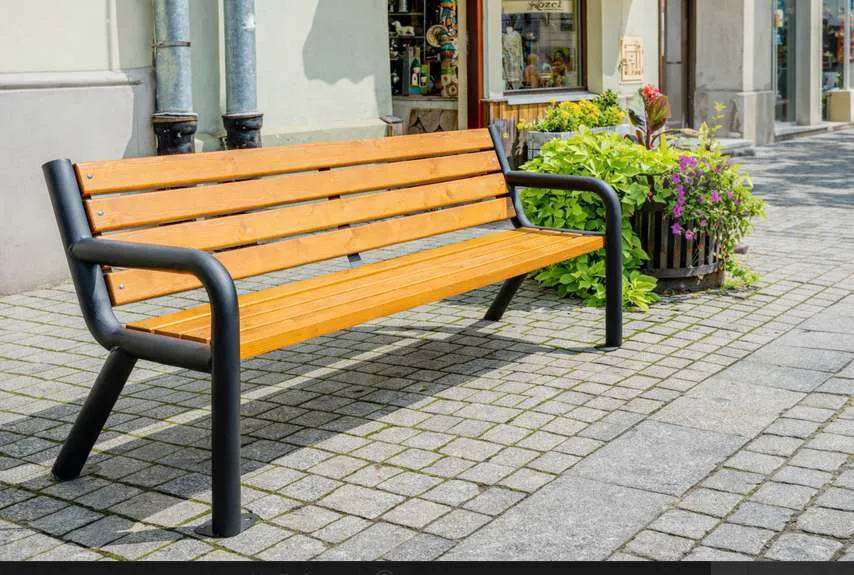Banc urbain acier et bois avec dossier haut et accoudoirs — Vik 2