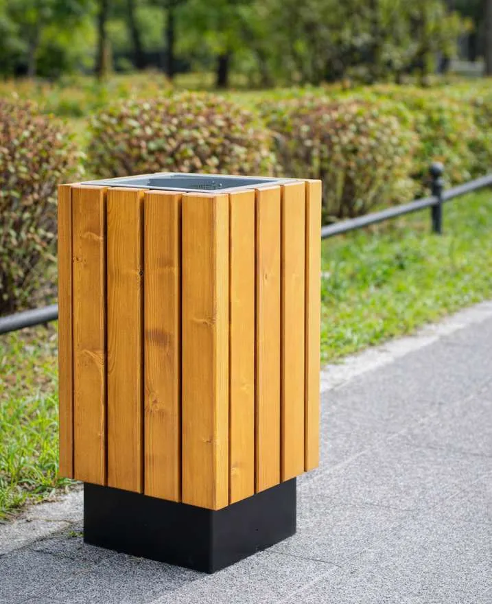 Corbeille urbaine Centaure en acier et épicéa scandinave