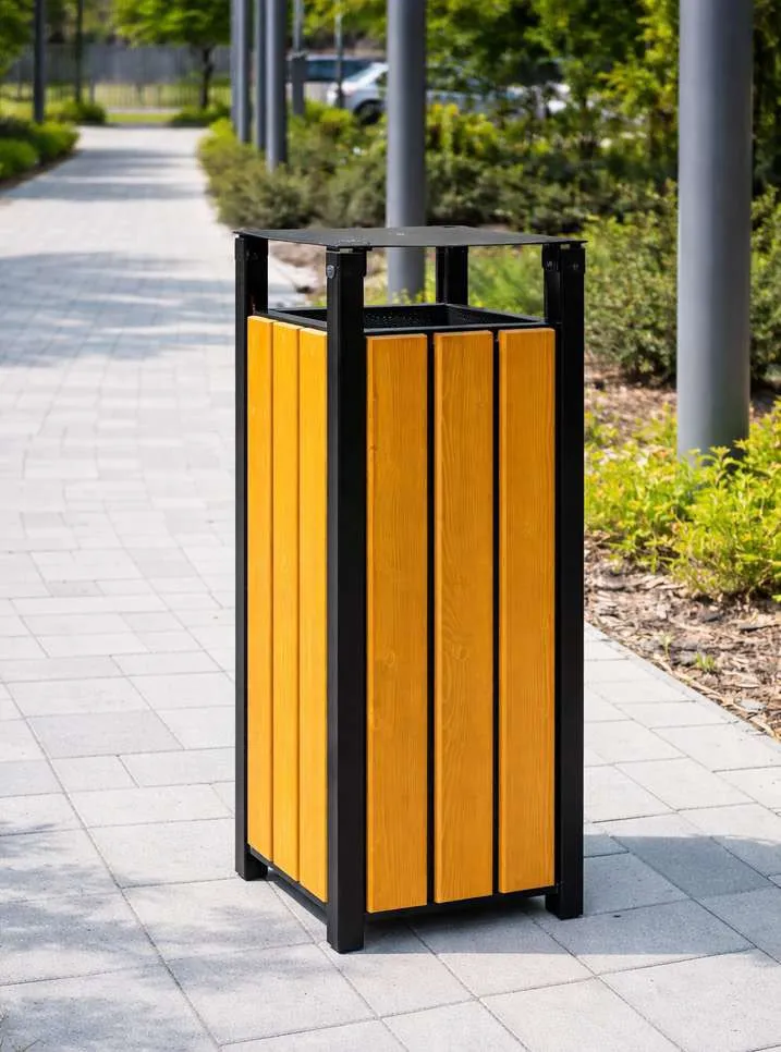 Corbeille urbaine Singular en acier et épicéa scandinave