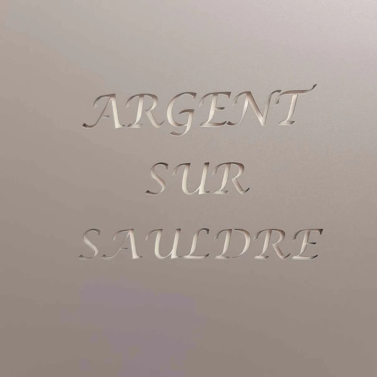 Jardinière métallique personnalisée Metal Spirit installée dans un espace public
