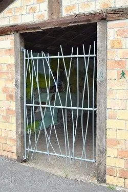 Détail d’une protection métallique personnalisée Metal Spirit